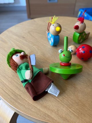 Lote de 5 figuras de madera para niños