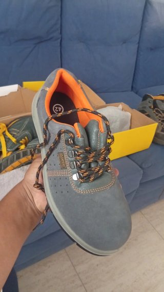 Zapatillas de trabajo con puntera nuevas