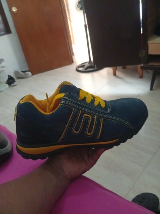Zapatillas de trabajo con puntera nuevas