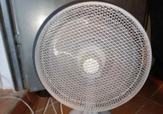 Ventilador de mesa blanco