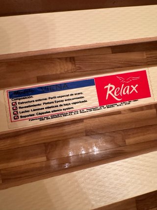 Cama 150 somier con patas de madera y colchón