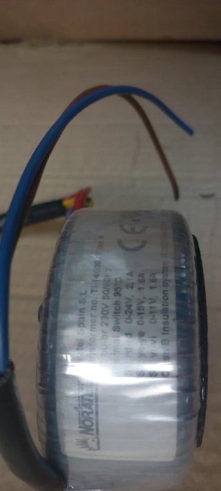 Transformador toroidal con etiqueta PASSED