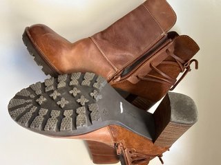 Botines de piel marrones