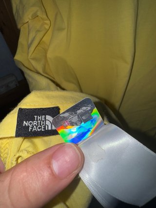 Camiseta The North Face Amarilla