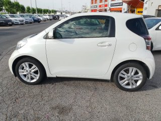 Toyota iQ 2013