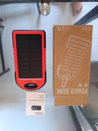 Cargador Solar Power Bank Rojo