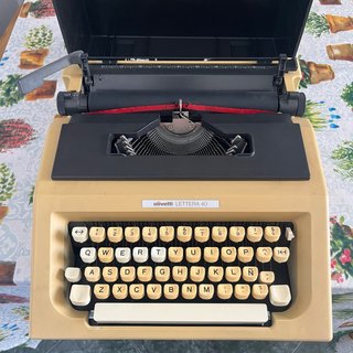 Máquina de Escribir Olivetti Lettera 40