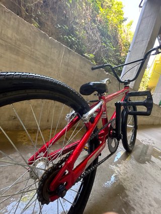 Bicicleta BMX Mongoose Race