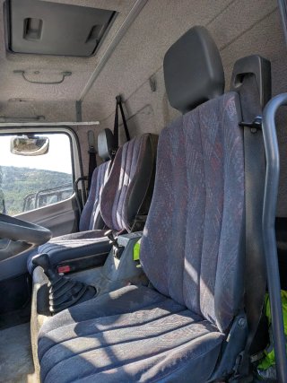 Camión Mercedes atego basculante