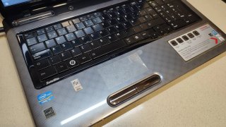 Portátil Toshiba Satellite 17,3" L775 i5 con W11