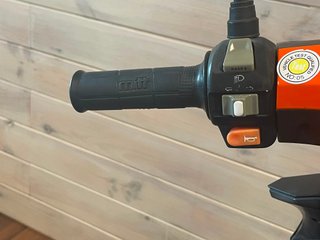 MITT XRS 125