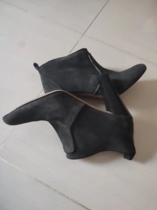 Botines grises de ante