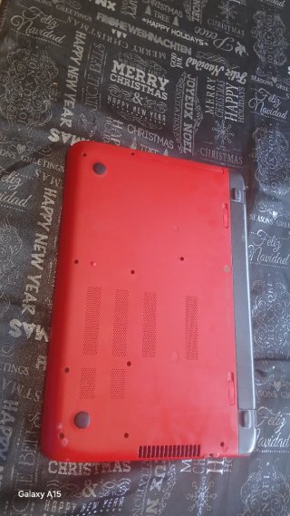 Ordenador portátil HP rojo