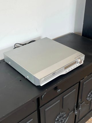 Receptor JVC CD/DVD y Amplificador