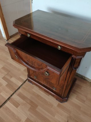 Cómoda clásica vintage