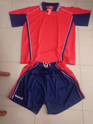 Conjunto deportivo chico XL nuevo