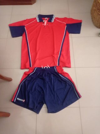 Conjunto deportivo chico XL nuevo
