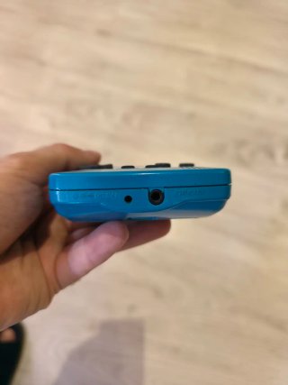 Game Boy Color azul turquesa funcionando Nintendo