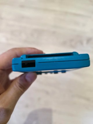 Game Boy Color azul turquesa funcionando Nintendo