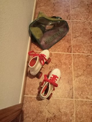 Patines Skider Blancos con Cordones Rojos