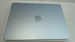 MACBOOK AIR DE 13 PULGADAS 16 GB 256 GB CHIP M4 (2
