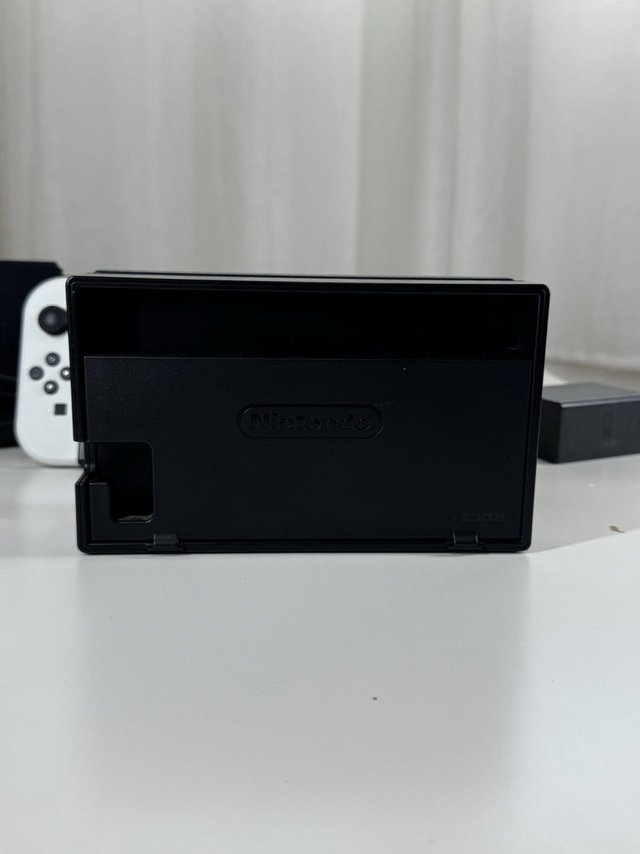 Buen estado / Nintendo Switch con accesorios
