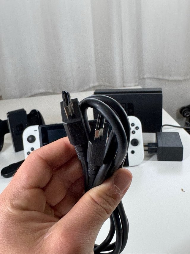 Buen estado / Nintendo Switch con accesorios