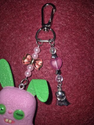 Llavero Fuggler Rosa con Adornos