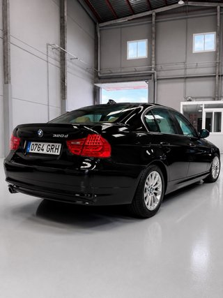 BMW Serie 3 2010 ¡IMPOLUTO! MUY BIEN CUIDADO