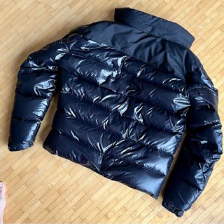 Chaqueta Moncler Negra Brillante