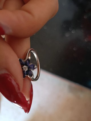 Anillo Pandora Flor Zafiro Azul y Diamante