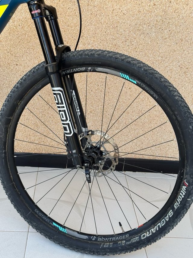 Cube Reaction - Bicicleta carbono