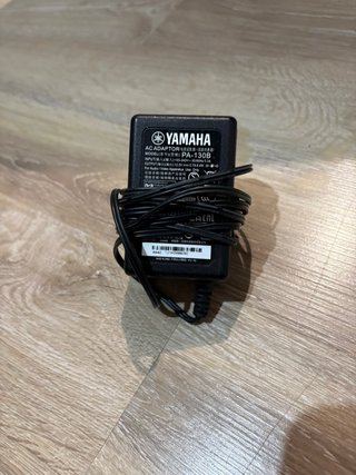 Yamaha PSR-E373 Teclado Electrónico