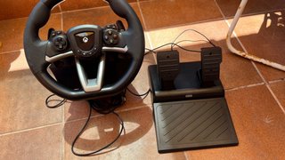 Volante Thrustmaster Xbox One y PC con pedales