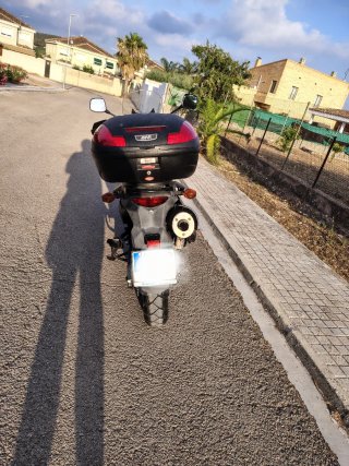 Suzuki V-Strom Adventure Moto Negra