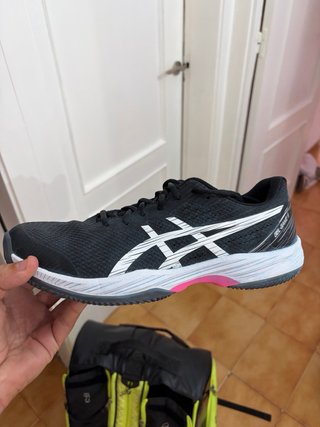 Bambas y paletero Asics