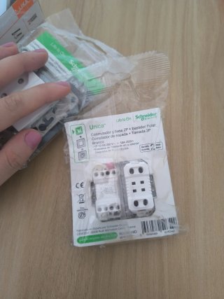 Pack enchufes e interruptores