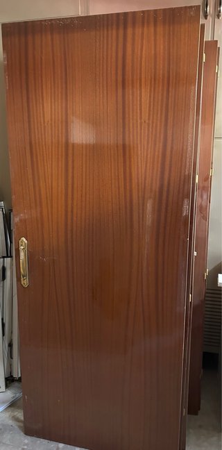 Puerta madera maciza