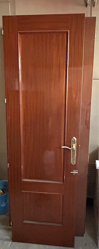Puerta madera maciza