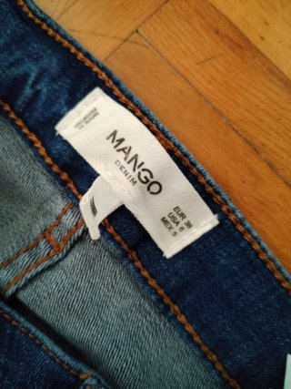 Pantalón vaquero Mango desgastado