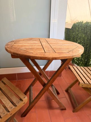 Mesa y sillas de terraza plegables