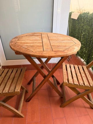 Mesa y sillas de terraza plegables