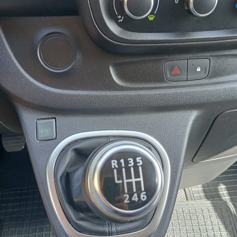 Renault Trafic 2021, foto 21
