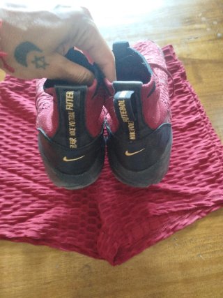Conjunto: Shorts y Zapatillas Nike Rojas