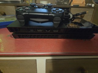 PS4 (PlayStation 4) + 2 Juegos