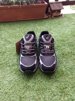 Asics Gel NYC Negras Talla 42
