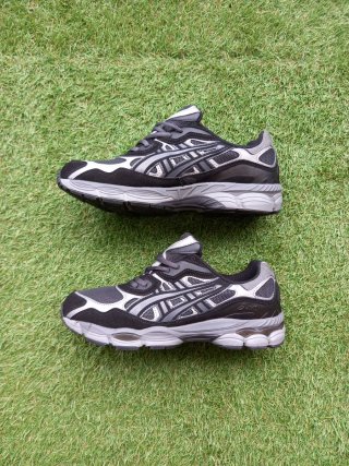 Asics Gel NYC Negras Talla 42