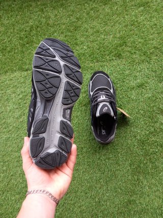 Asics Gel NYC Negras Talla 42