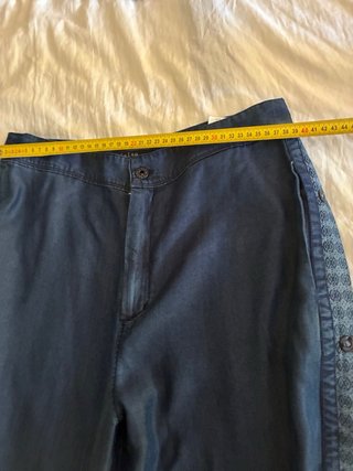 Pantalón Salsa azul con apertura lateral