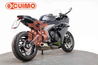 TRIUMPH DAYTONA 660